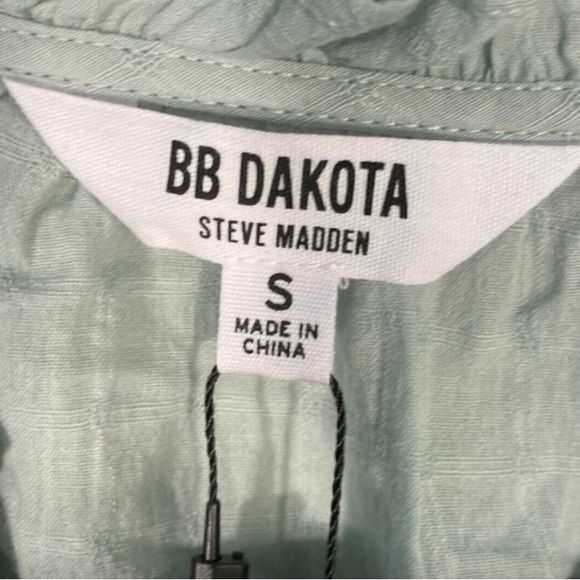 🏷️ NWT Bb Dakota Women's Are You Frill Light Sea Mist Blue Cotton Top - Picture 9 of 10